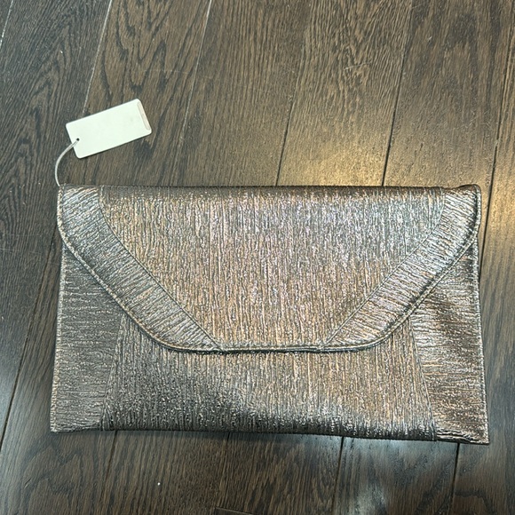 Silver/ champagne clutch - Picture 1 of 3